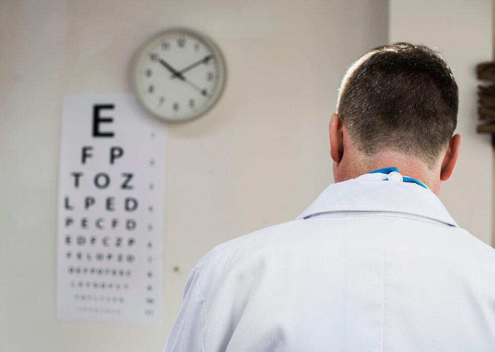 Tecnología oftalmológica digital avanzada con IA e innovación médica